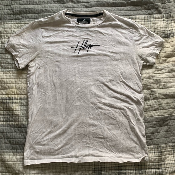 White Hollister t shirt, size medium - Picture 1 of 2